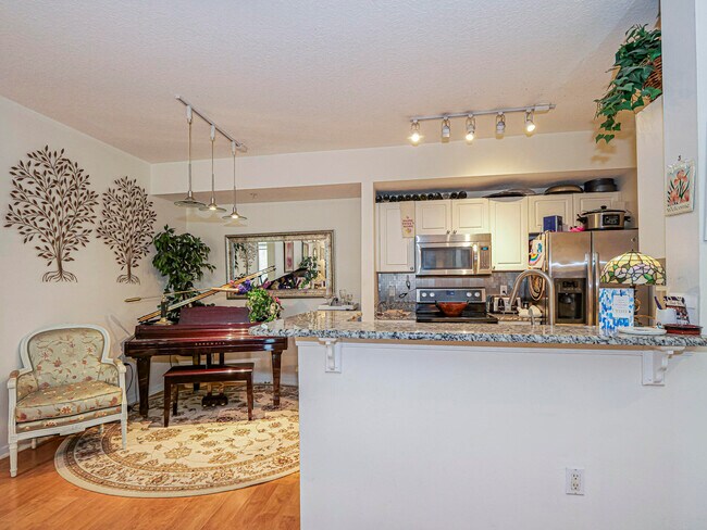 Building Photo - 5095 Fairways Cir