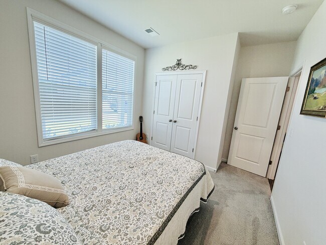 Building Photo - 667 Honeydew Dr