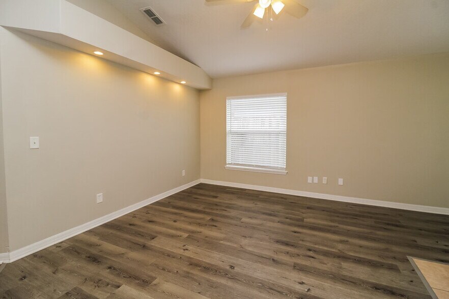 Building Photo - 12848 Parkbury Dr