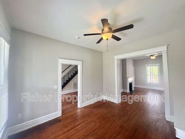 Building Photo - 411 W 26th St