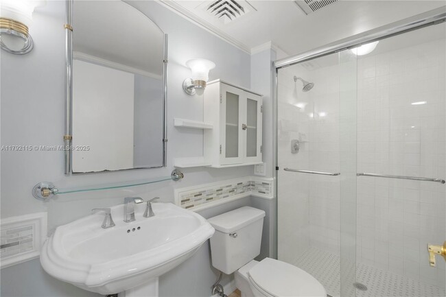 Building Photo - 3610 Yacht Club Dr
