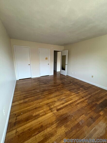 Building Photo - 84 Gardner St