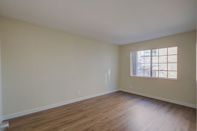 Building Photo - Hoover Street Residences