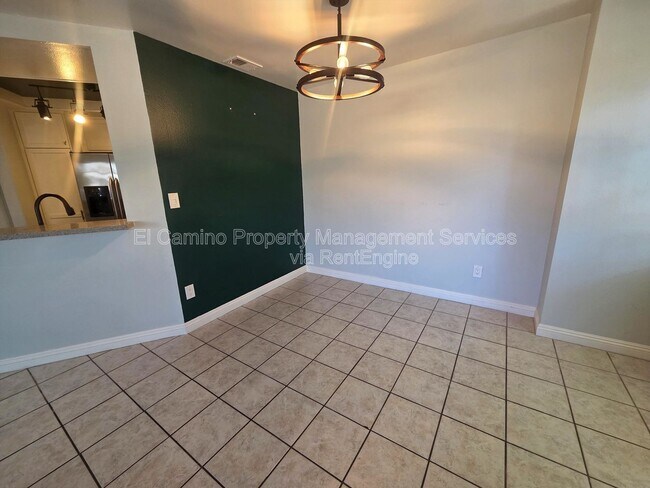 Building Photo - 628 Daisy Ave