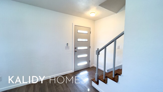 Building Photo - 4605 Sunset Terrace