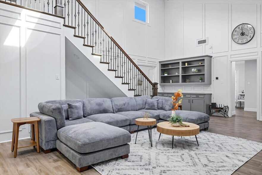 Building Photo - 3667 High Rd