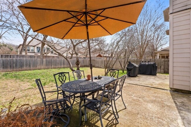 Building Photo - 525 Golden Creek Dr