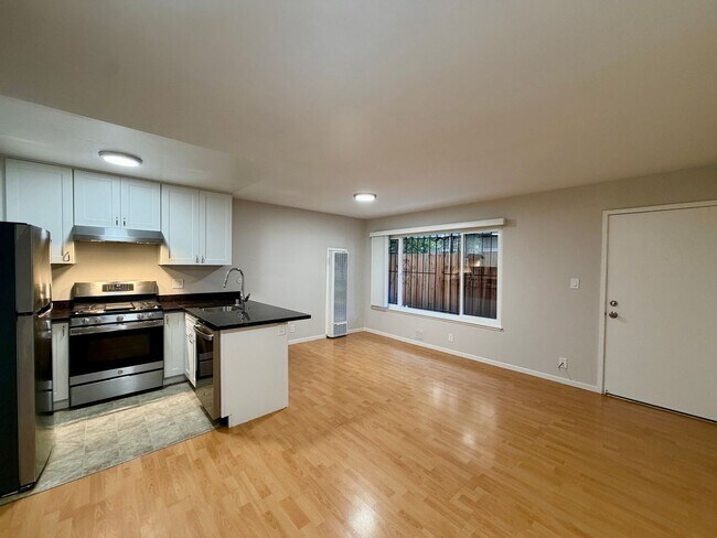 Building Photo - 475 Alcatraz Ave