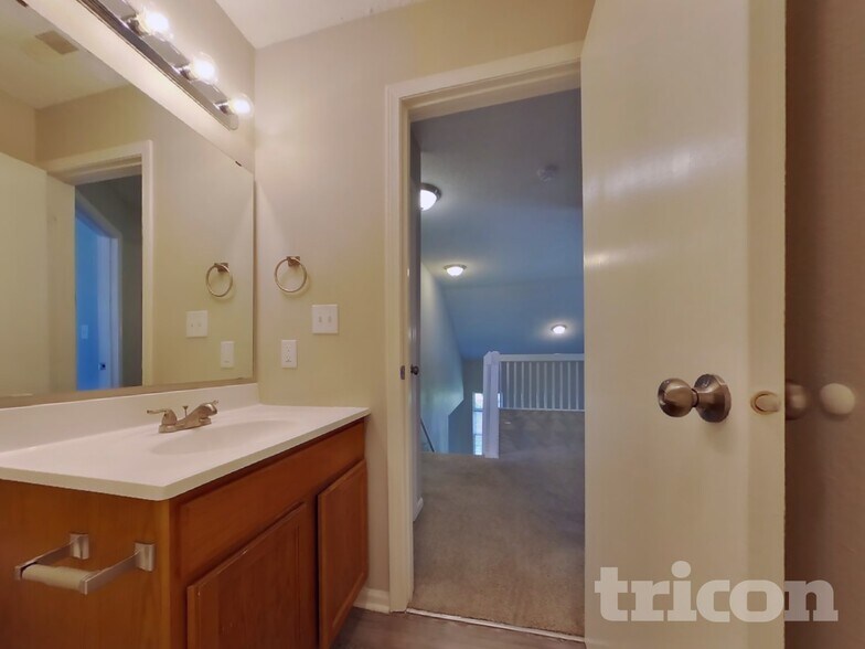 Building Photo - 7130 Sun Ct