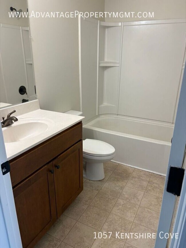 Building Photo - 1057 Kentshire Cove