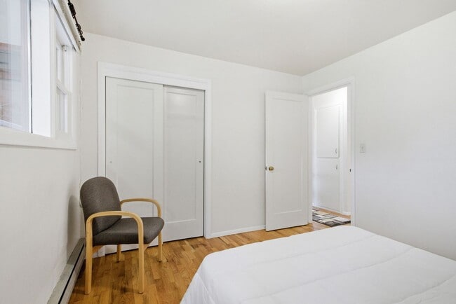 Building Photo - 3 Bedroom House in Southwest Eugene