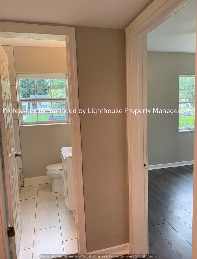 Building Photo - Bright 3 Bedroom Home With Open Layout And Storage Space