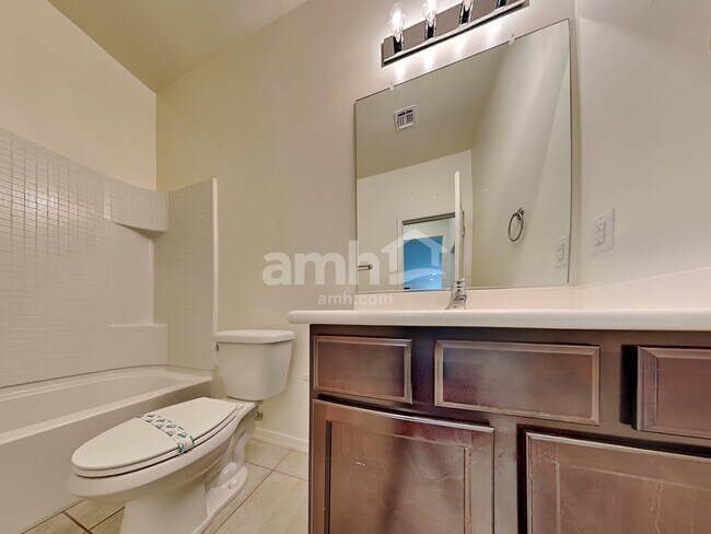 Building Photo - 11754 W Vanderbilt Farms Way