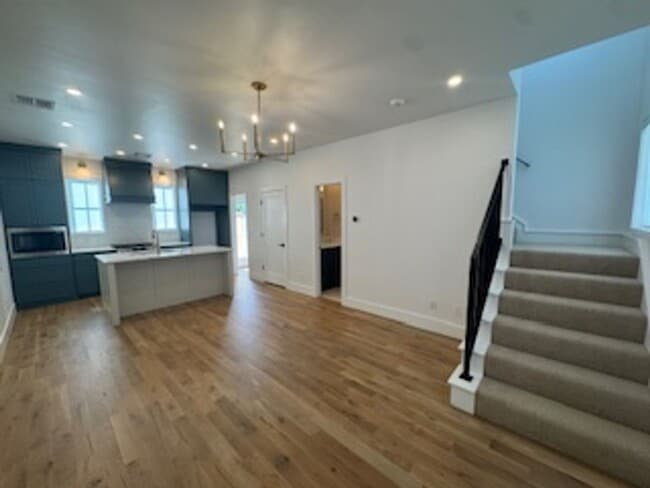 Building Photo - Charming Wheeler Cottage with Modern Comforts