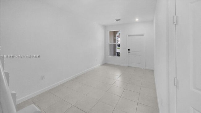 Building Photo - 5534 NW 27th Pl