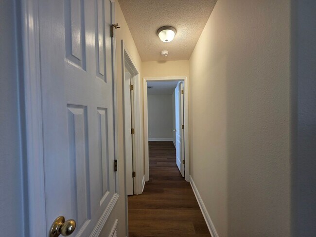 Building Photo - 4BR/3BA home with shed close to Navy Feder...