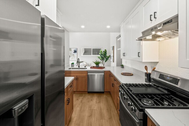Building Photo - 152 Evergreen Ave