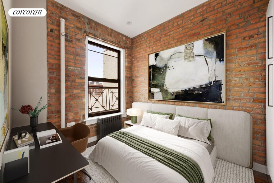 Building Photo - 437 E 12th St