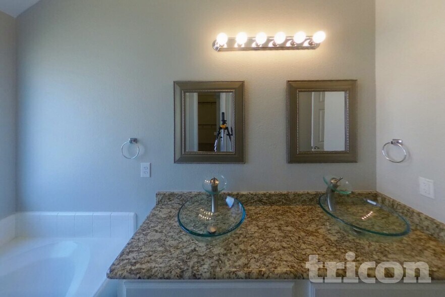 Building Photo - 3205 Silver Point Ct