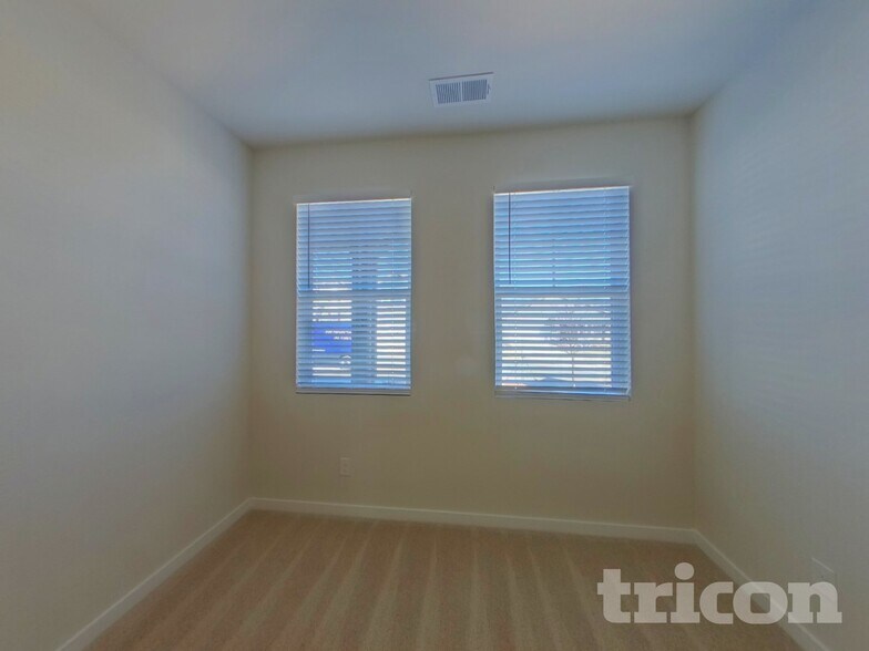 Building Photo - 517 Mountain Vw Dr