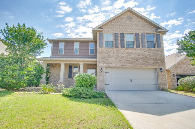 Building Photo - Highly desired 4/2.5 Gulf Breeze Home with hot tub!