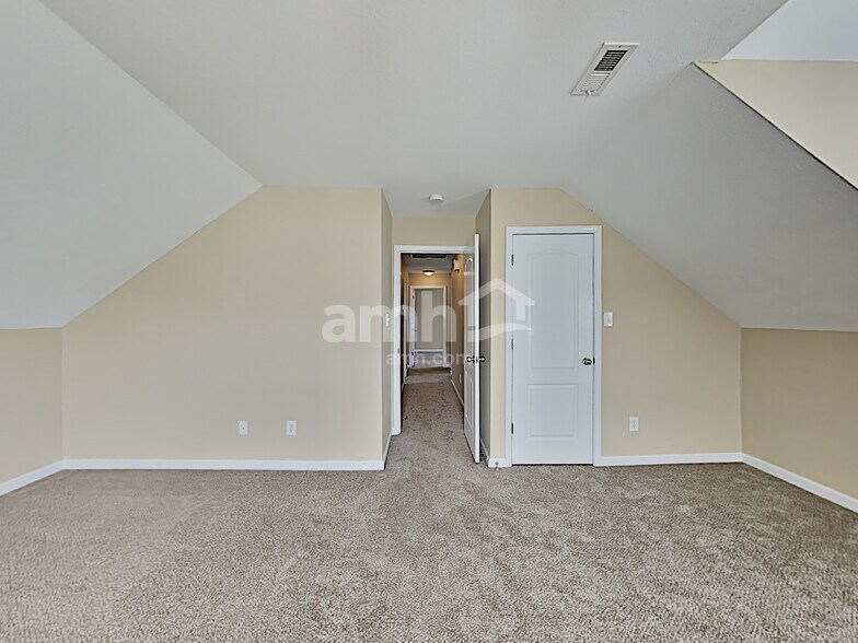Building Photo - 5112 Horsestall Dr