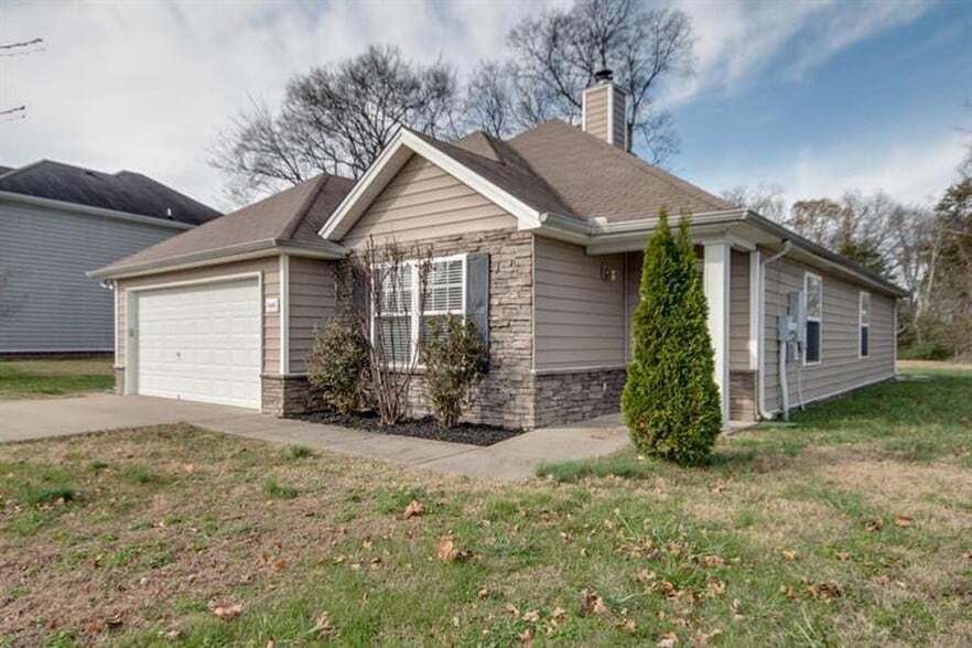 Primary Photo - 5448 Middlebury Dr