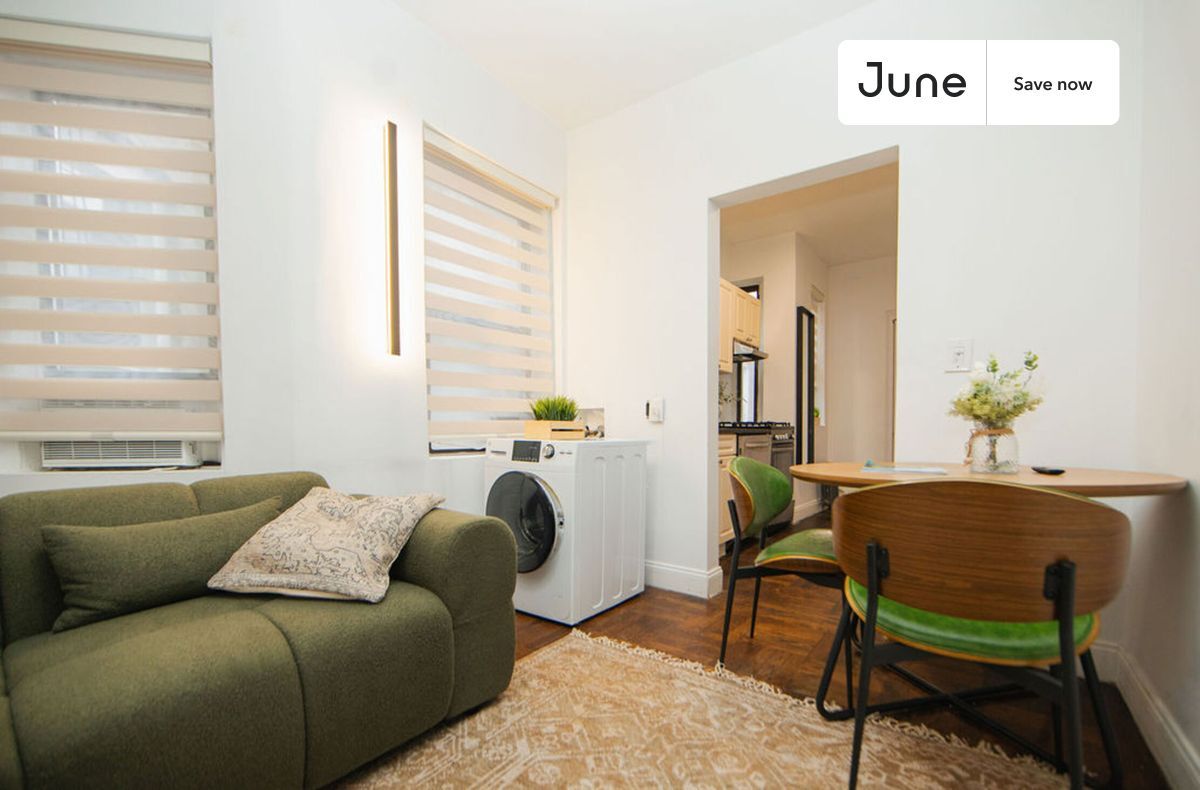 Building Photo - 715 E 5th St