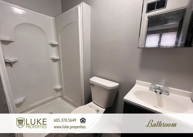 Building Photo - 320 S Dakota St