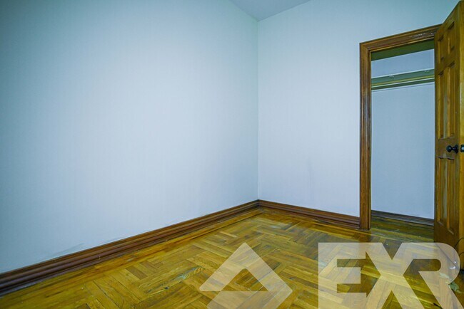 Building Photo - 1244 Pacific St