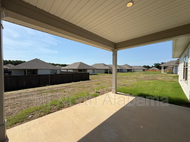 Building Photo - 204 Cobbdale Park Dr