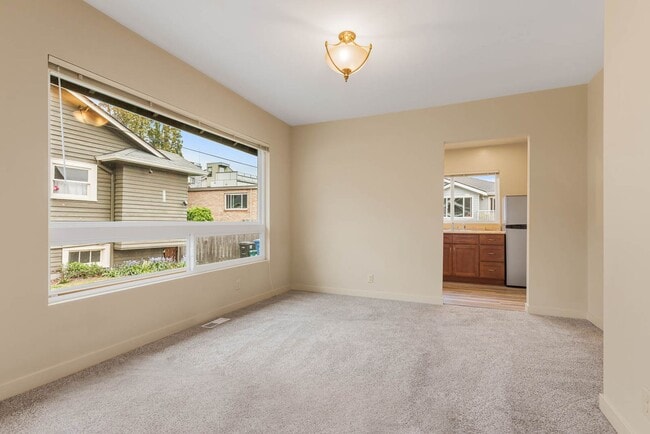 Building Photo - 2114 Dexter Ave N