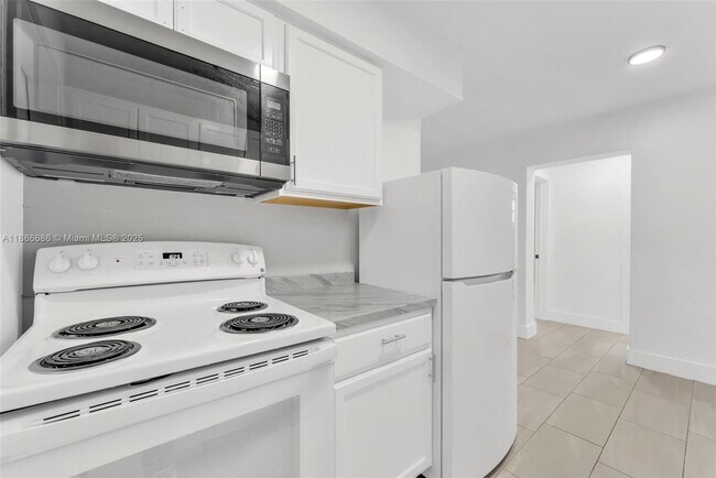 Building Photo - 310 NE 78th St