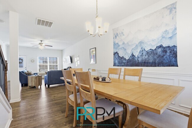 Building Photo - 249 Elmhaven Dr