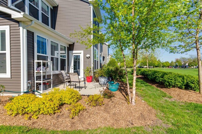 Building Photo - 573 Watercress Dr
