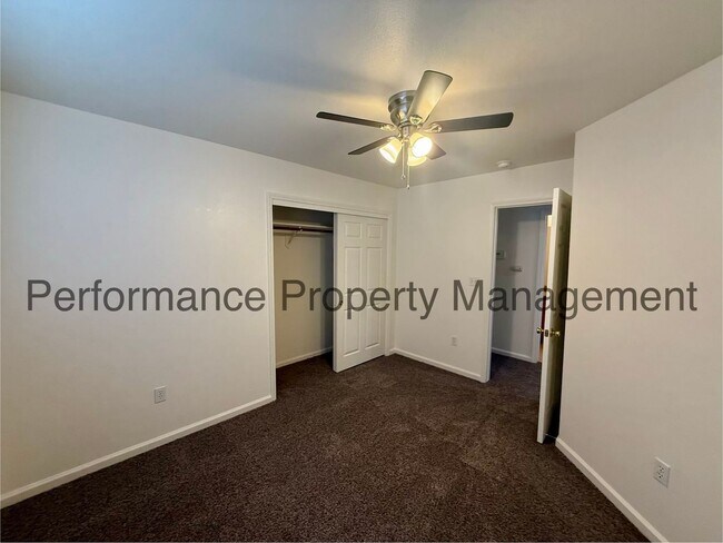 Building Photo - Stunning 5 Bed/2 Bath NW Bakersfield Home w/ $0 Deposit Option