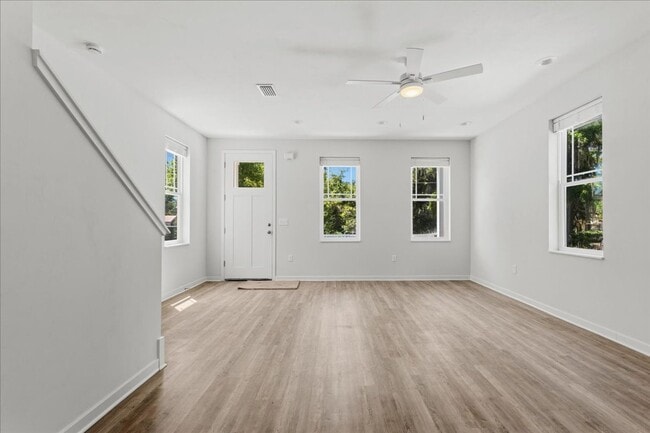 Building Photo - 516 SW 7th Pl