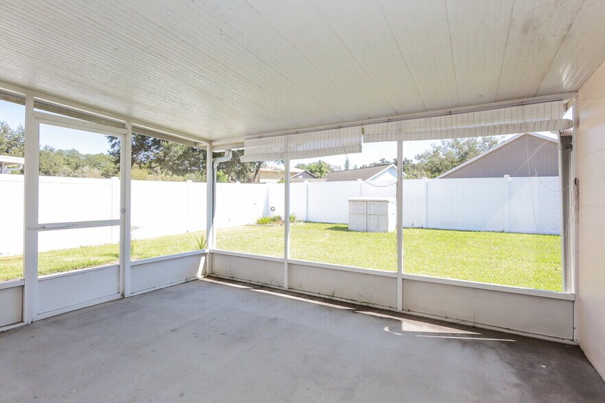 Building Photo - 2047 Sarah Louise Dr