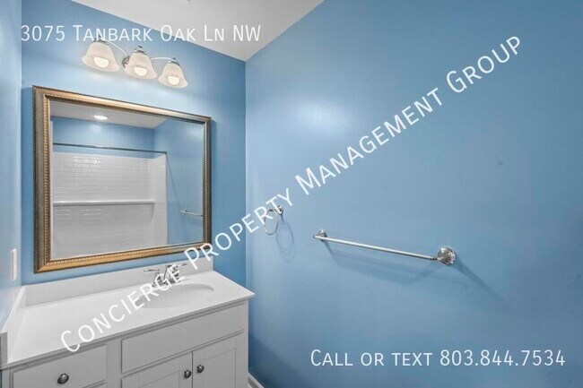 Building Photo - 3075 Tanbark Oak Ln NW