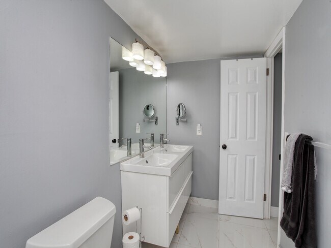 Building Photo - 3456 S Ocean Blvd