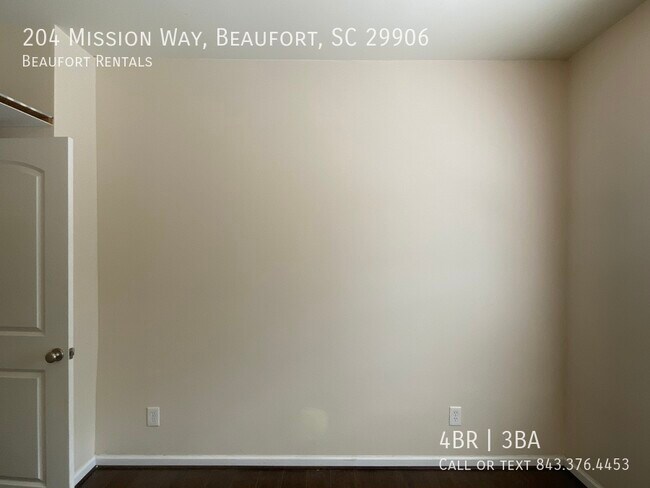 Building Photo - 204 Mission Way