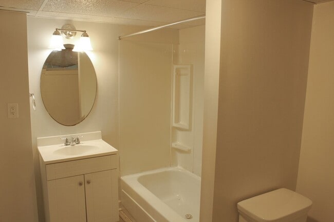 Building Photo - 3515 Parklawn Ave