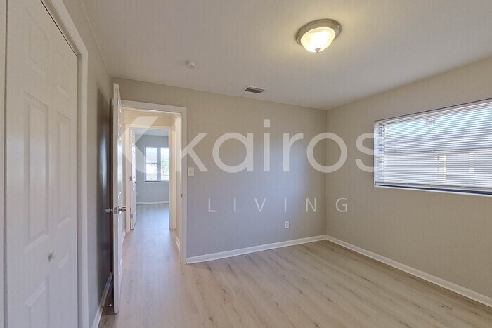 Building Photo - 1635 Jamaica St