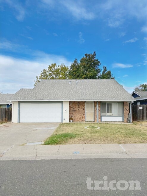 Building Photo - 4673 Tallyho Dr