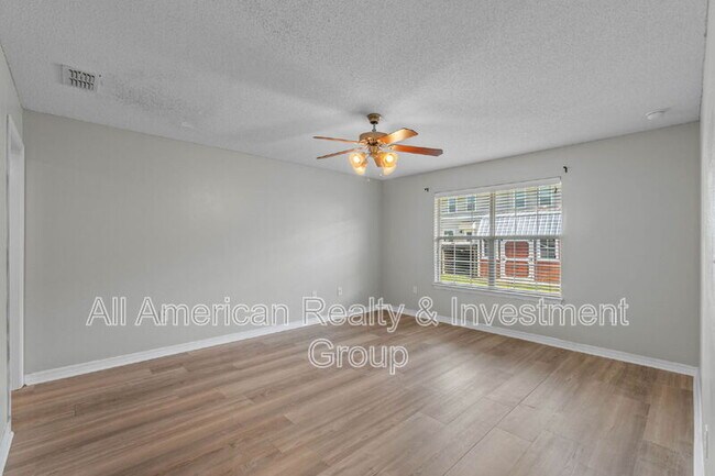 Building Photo - 203 Citadel Ln