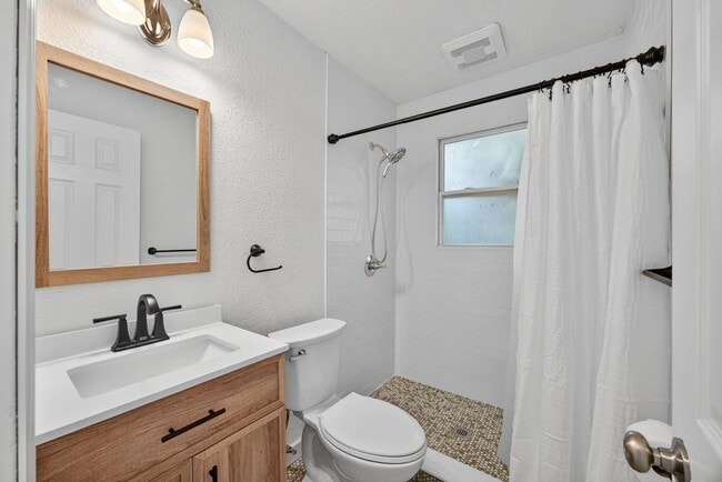 Building Photo - Completely Remodeled 3-Bedroom Home in Atl...