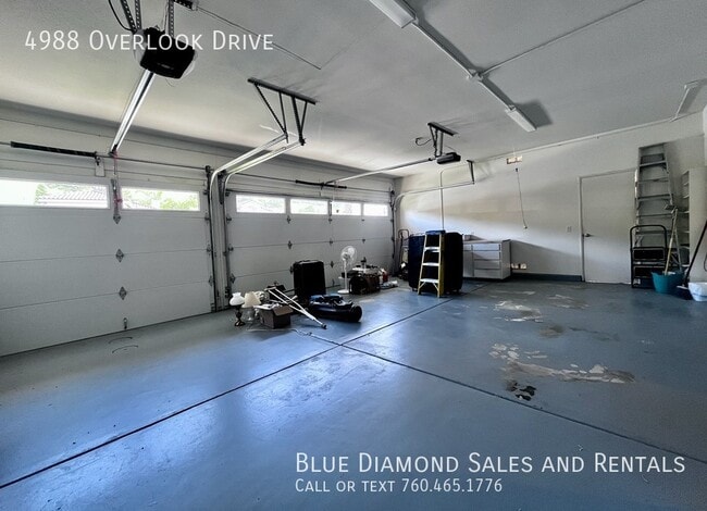 Building Photo - 4988 Overlook Dr