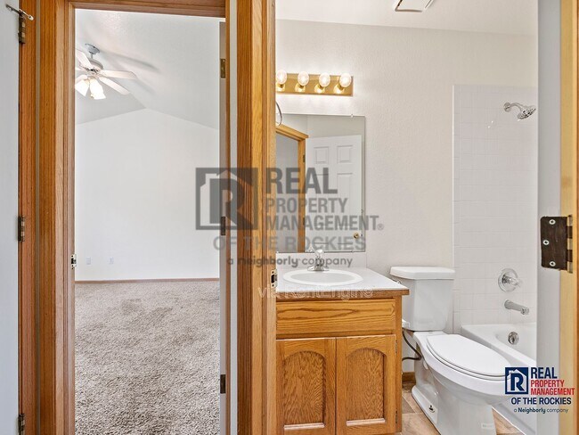 Building Photo - 437 Radiant Dr