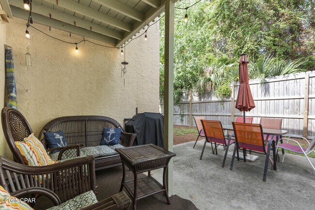 Building Photo - 164 Robin Ln