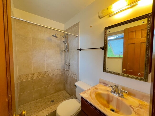 Building Photo - 2,510 Sq Ft | 5 Bedroom · 3 Bathroom – W/D, Terrace, Garage & Extra Space